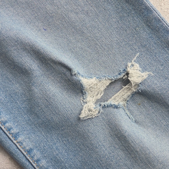 Levi's Ribcage Straight Ankle Light Wash Distressed Jeans Size 25 - Picture 16 of 16